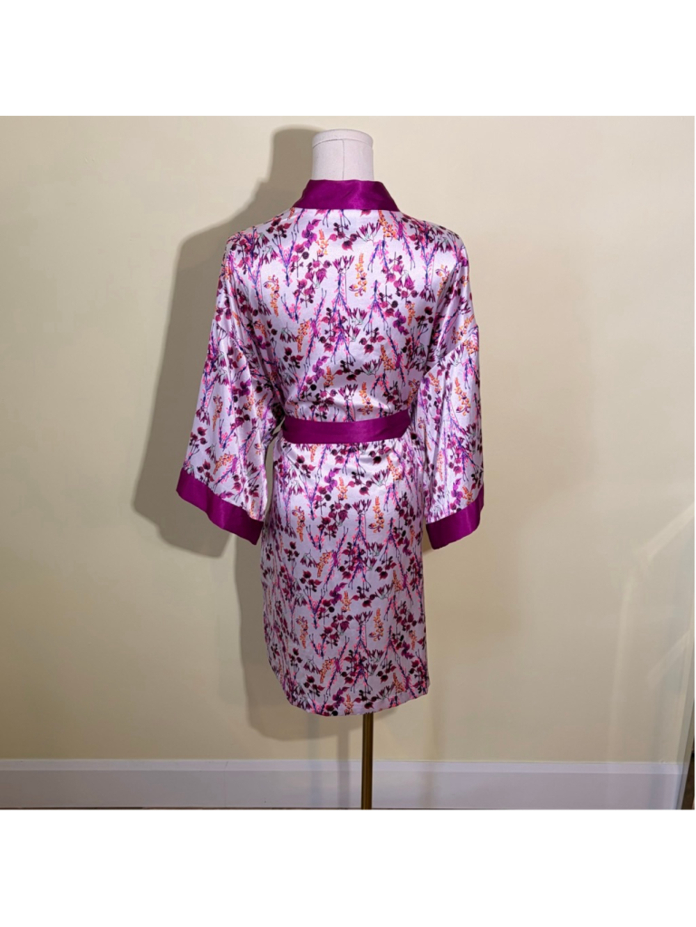 Victoria's Secret Kimono Satin Robe Pink Floral, SZ M - Picture 7 of 9